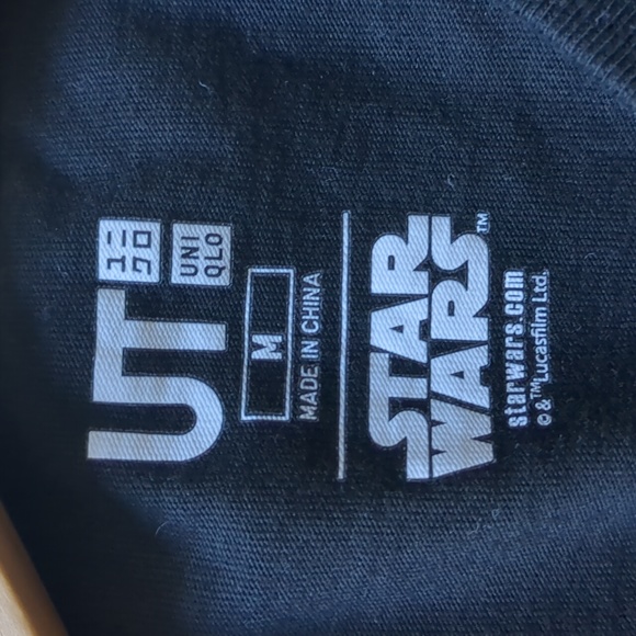 Uniqlo Star Wars The Last Jedi T-Shirt in Medium - Picture 5 of 5
